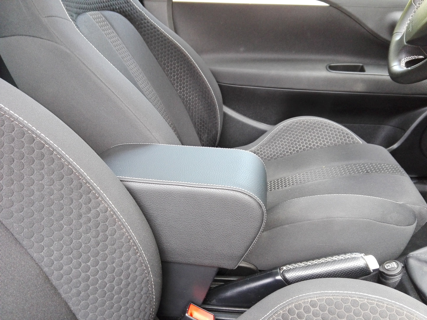 Fiat Grande Punto - Evo - Punto - adjustable armrest with storage - invisibile fitting