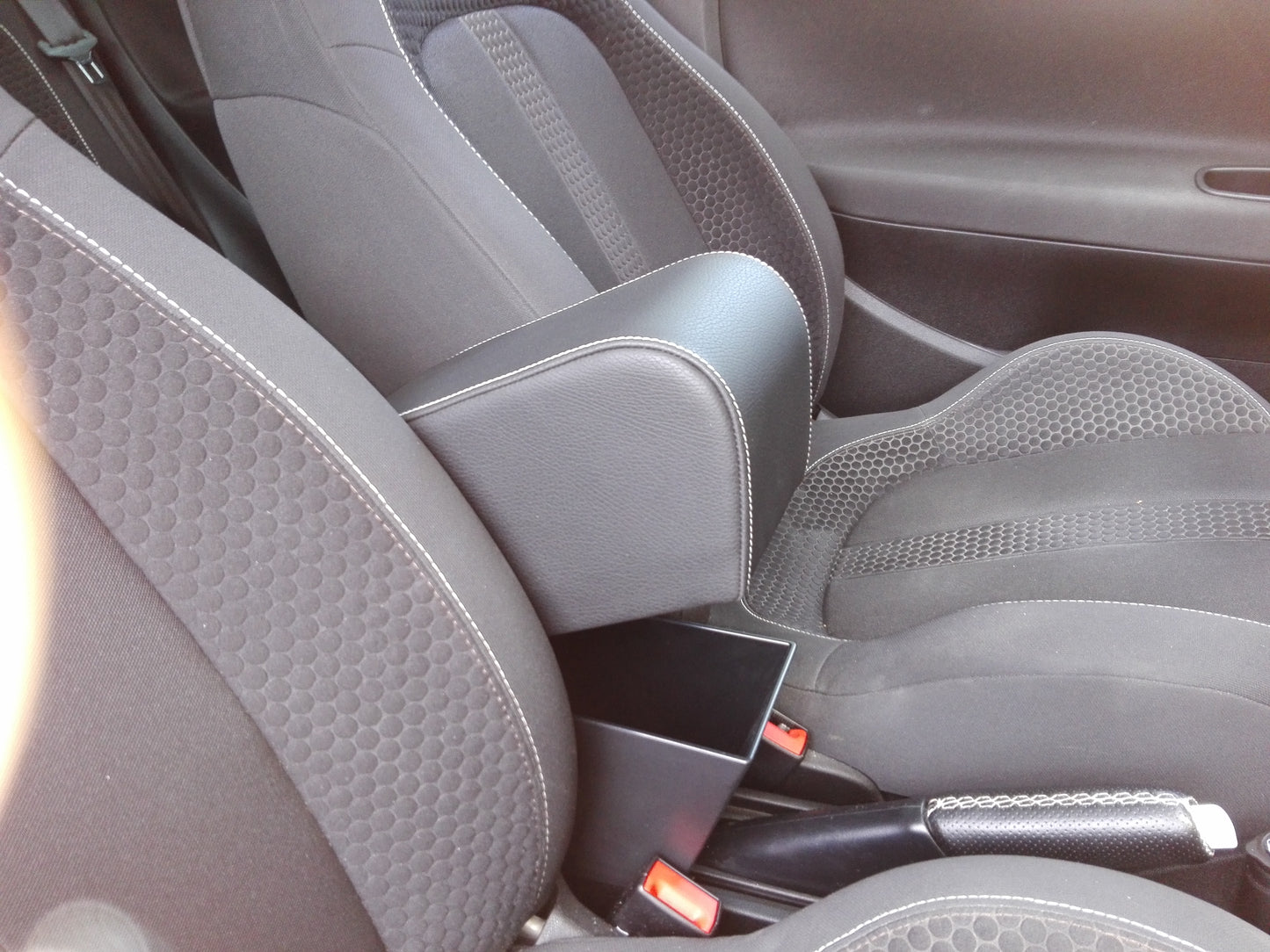 Fiat Grande Punto - Evo - Punto - adjustable armrest with storage - invisibile fitting