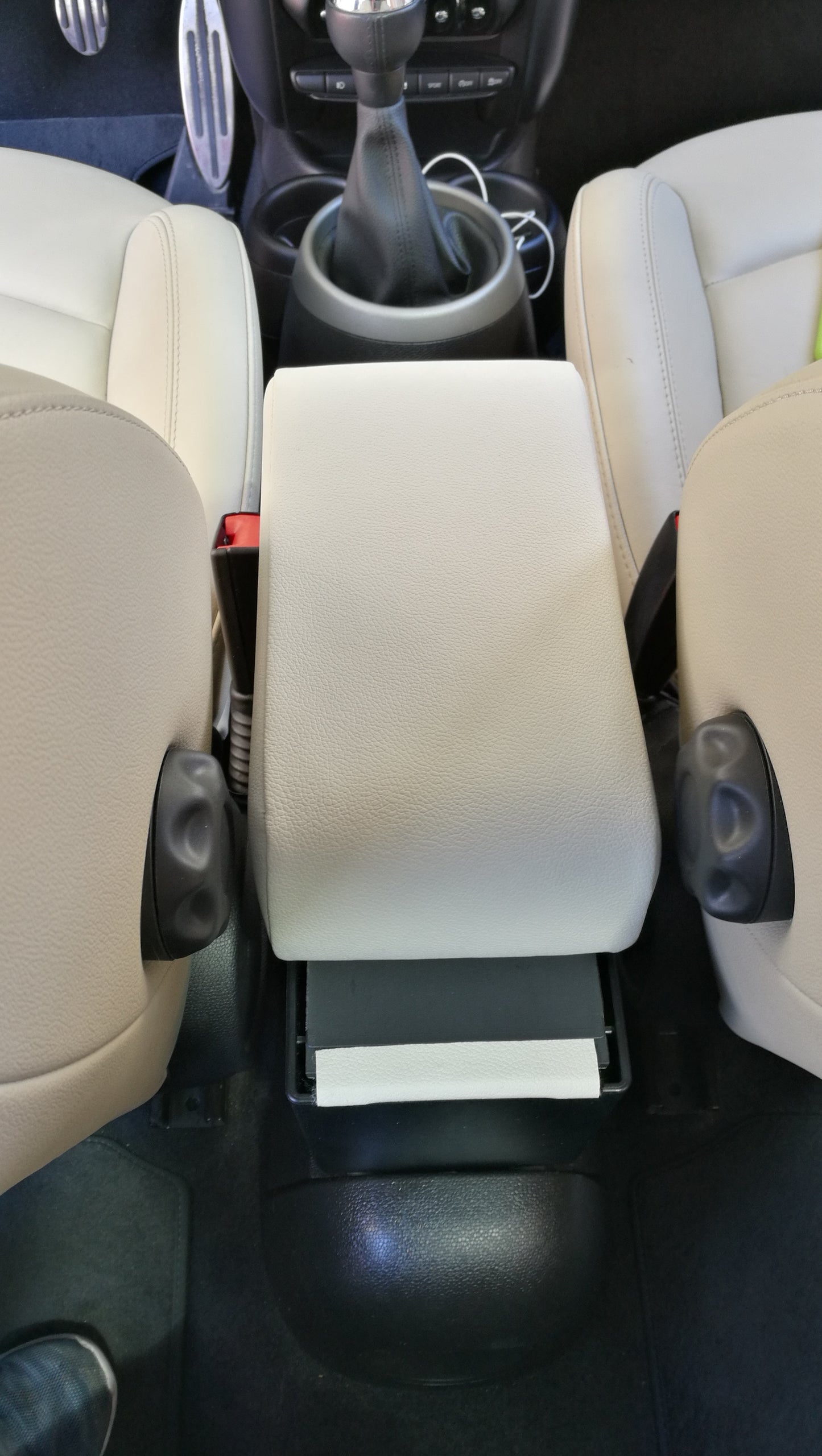 Mini Countryman R60 (2010-2017) - adjustable armrest with storage - invisibile fitting