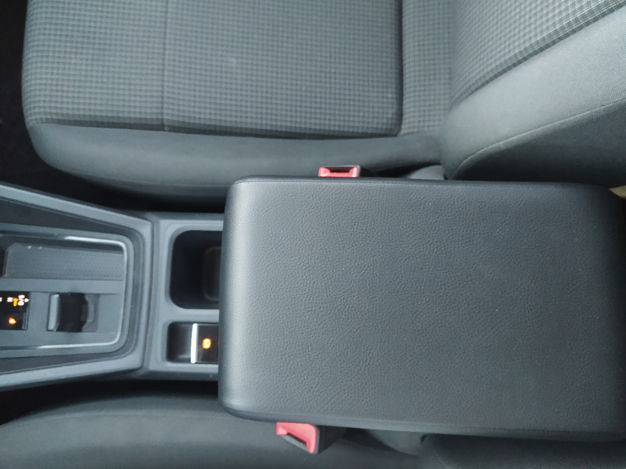Ford Tourneo Connect (from 2024) - adjustable armrest with storage - invisibile fitting