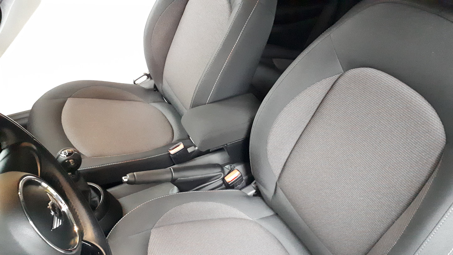 Mini F56 e F57 (dal 2014 in avanti) - bracciolo regolabile in lunghezza con portaoggetti - montaggio invisibile