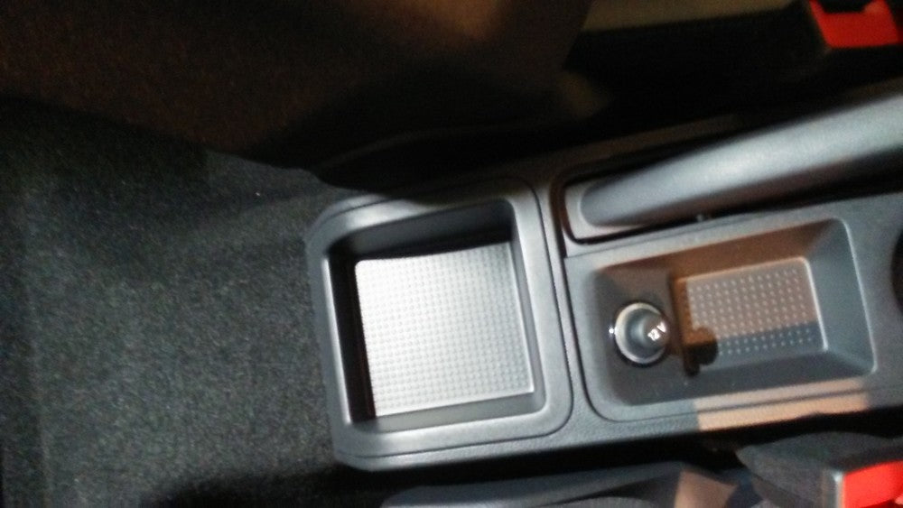 Seat Arona - adjustable armrest with storage