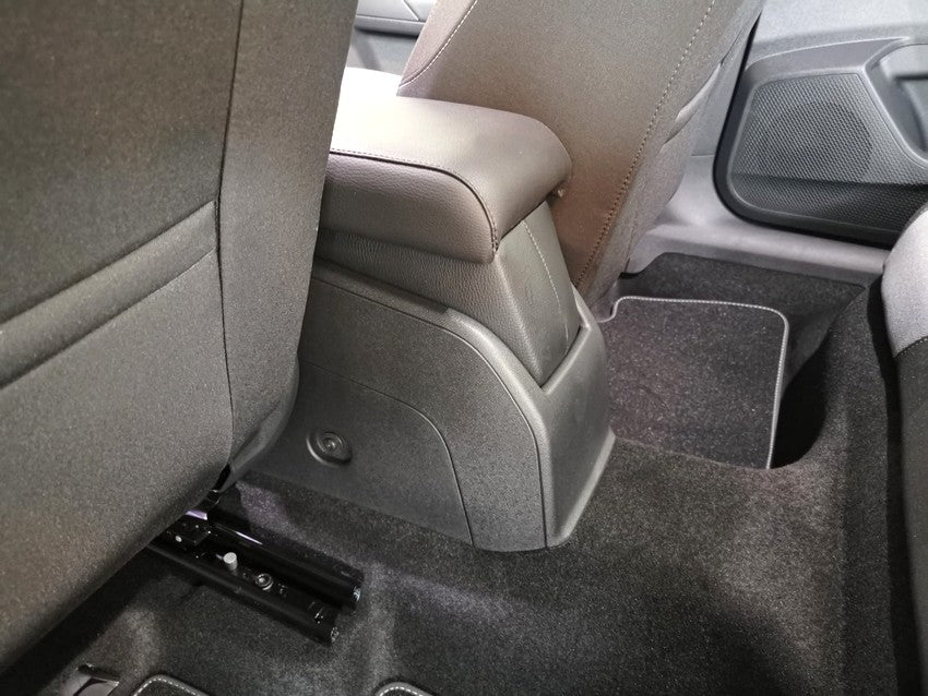 Seat Leon 4° series (from 2020) and Sportstourer - PREMIUM adjustable in length armrest with storage - PLUG-IN fitting