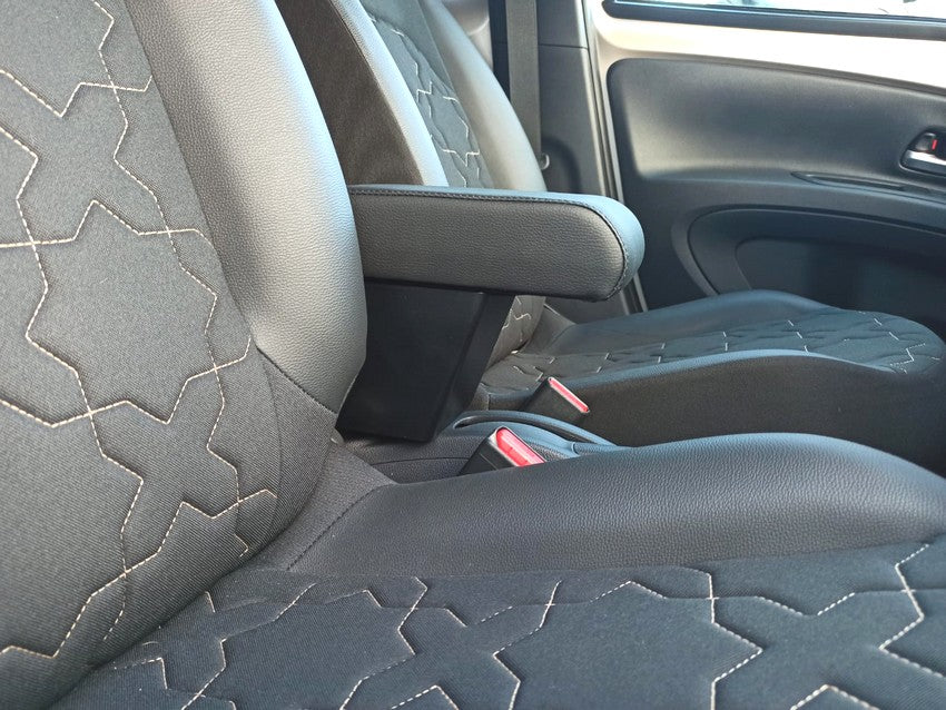 Toyota Aygo X - bracciolo regolabile in lunghezza con portaoggetti - montaggio in punti originali