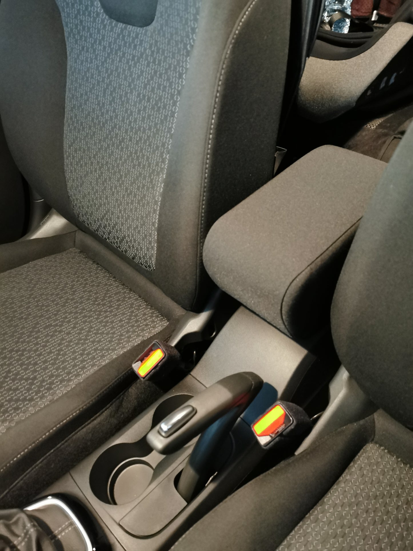 Opel Crossland X - adjustable in length armrest with storage - PLUG-IN fitting