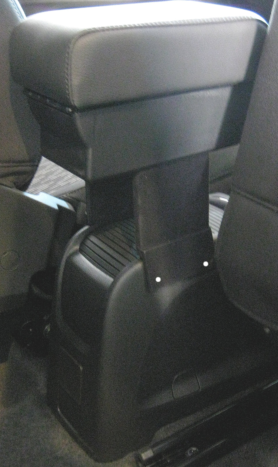 Opel Mokka (2012-2020) - adjustable armrest with storage