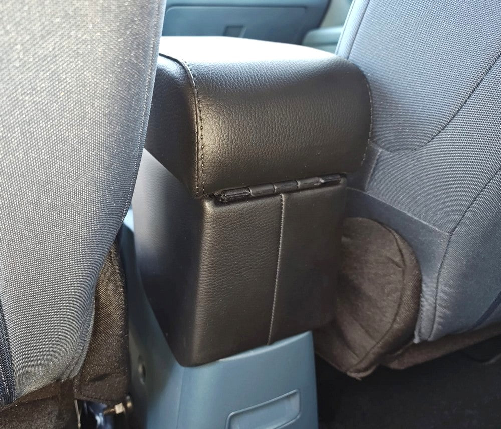 Fiat Grande Panda (petrol version) - adjustable armrest with storage