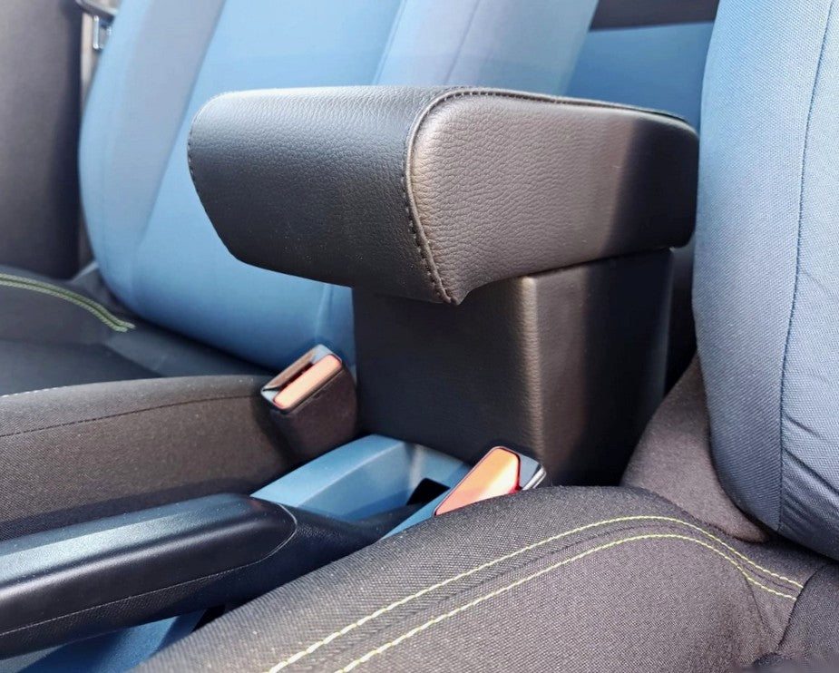 Fiat Grande Panda (petrol version) - adjustable armrest with storage